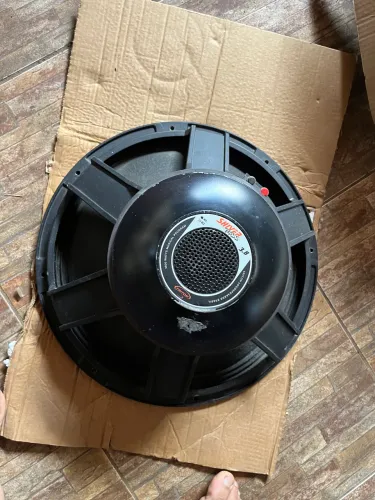 Alto-falante triton 18 3.8