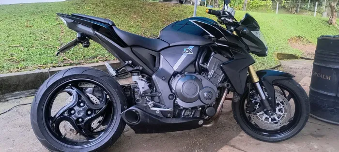 Escapamento CB 1000R