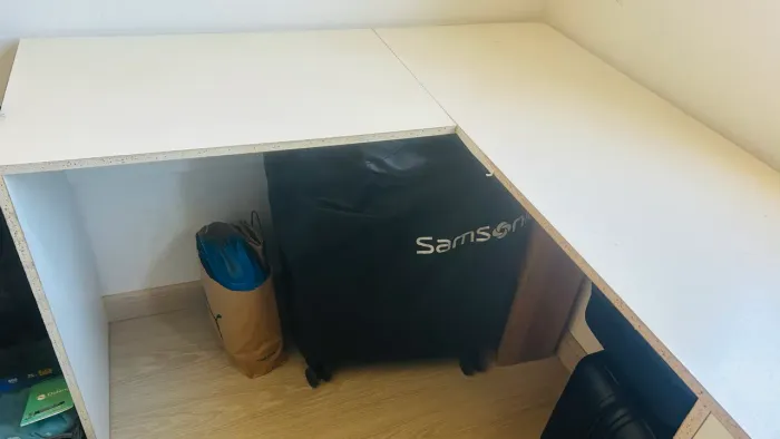 Escrivaninha 3 gavetas em L