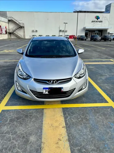 Hyundai Elantra GLS 2.0 16V Flex Aut. 2015