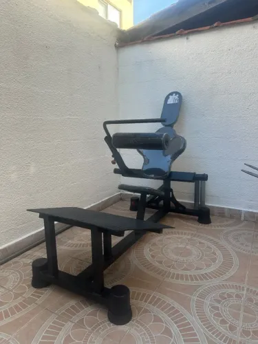 Maquina de Elevação Pélvica Glúteo e Lombar