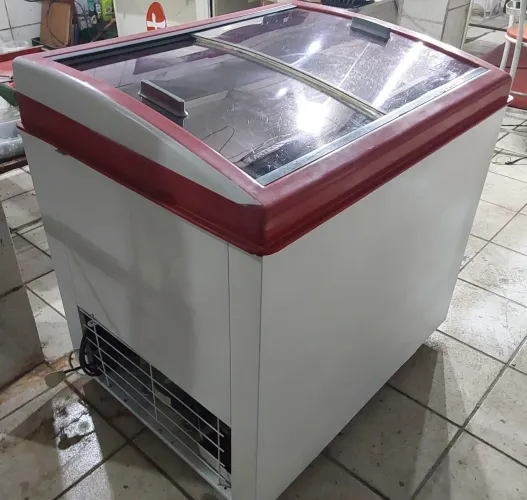 Freezer 210lt tampa de vidro. Estado de novo 4 meses garantia 1390,00