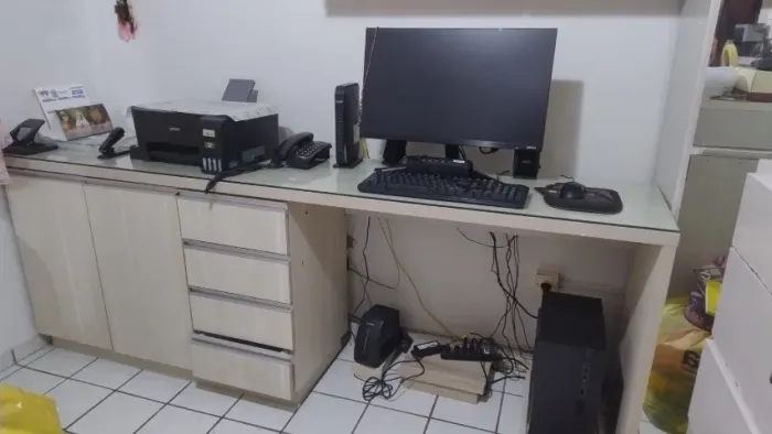Escrivaninha em MDF