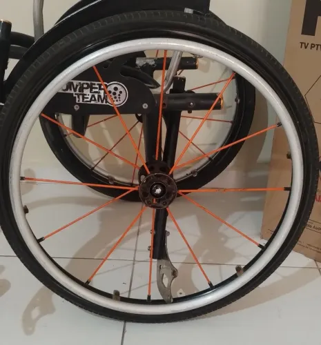 Par de rodas traseira de cadeira de rodas esportiva