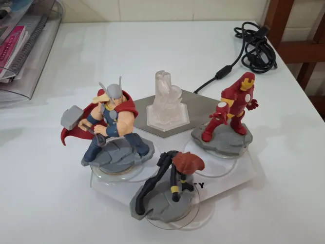 Disney Infinity - KIT Promo- Personagens, Base e Cristal - Tenho para PLAYSTATION e XBOX