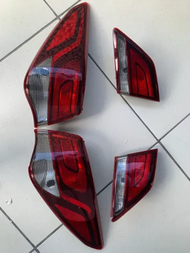 Vendo kit completo de lanternas traseiras HB20 (PREÇO A COMBINAR)