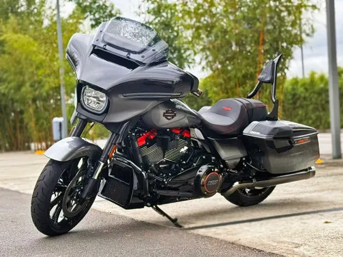 CVO HARLEY DAVIDSON STREET GLIDE FLHXSE 2025 (40 Abaixo da FIPE + IPVA pago)