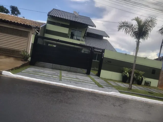 ? SOBRADO DE ALTO PADRÃO COM PISCINA E GARAGEM PARA 4 CARROS! ?