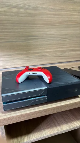 Xbox one Edição limitada Halo + Controle xbox series X
