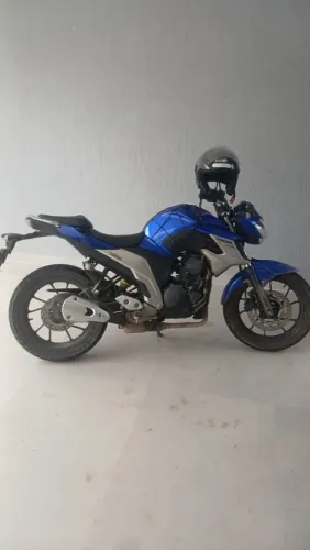 Yamaha /FZ 250 Fazer