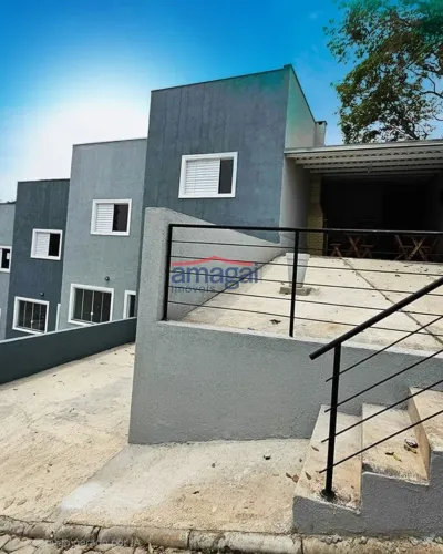 Sobrado em condomínio disponível para venda em Santa Branca