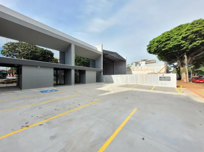 Sala para alugar em Maringá, Zona 05, com 238 m²