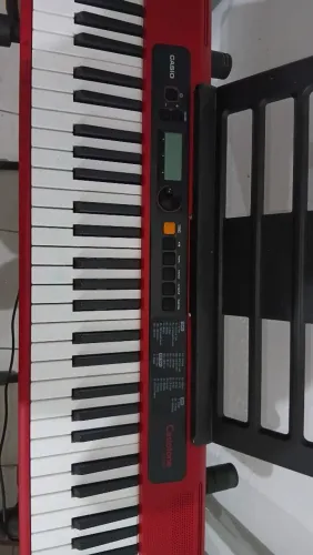 Teclado Casio Casiotone CT-S200 Vermelho + Suporte