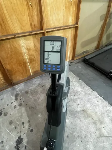 Simulador de Remo profissional Matrix 