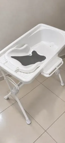 Banheira Para Bebê Com Suporte Branco e porta objetos - Burigotto