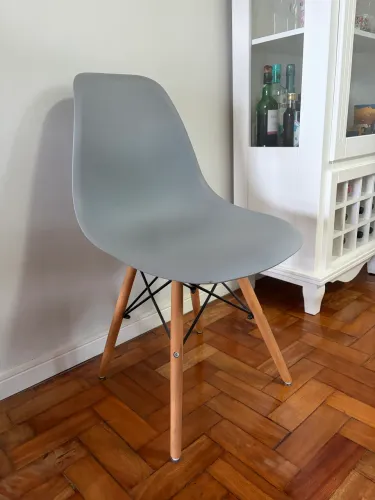 Cadeiras pés palito