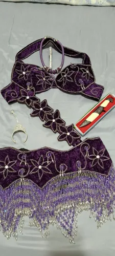 Roupa Roxa de Dança do Ventre e Acessórios