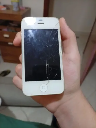 Vendo iPhone 4 (não funcionando e usado)