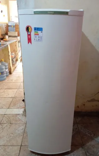 GELADEIRA CÔNSUL DEGELO NORMAL ACEITO CARTÃO DOU GARANTIA FAÇO A ENTREGA FUNCIONANDO 