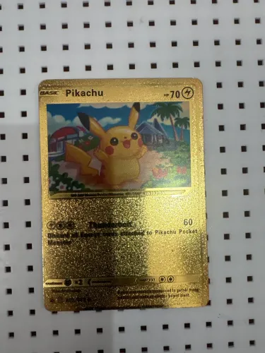 Carta Pokémon Pikachu Dourada Brilhante 