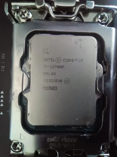 Intel i7 12700f
