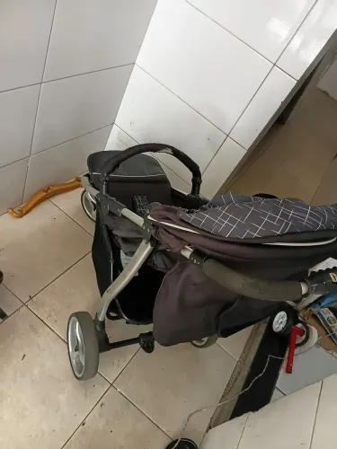 Carrinho e Bebê Conforto