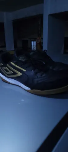Chuteira umbro pro 5, tamanho 43
