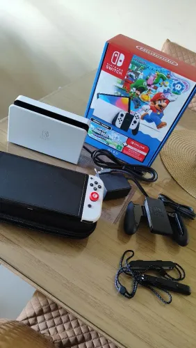 Nintendo Switch OLED completo + Case
