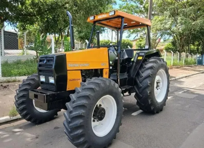 Valmet 885 traçado