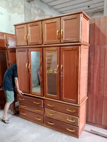 Guarda roupas espelhado de casal 4 portas novo entrega grátis.