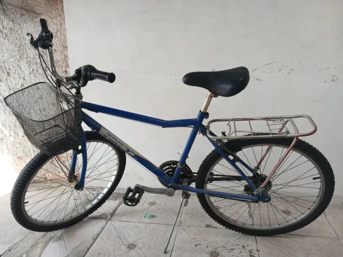Bicicleta aro 26 com 18 marchas