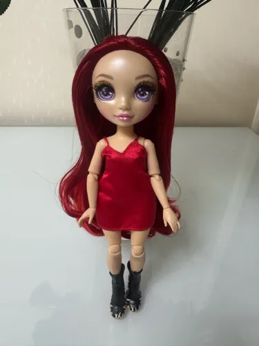 Boneca Rainbow High Ruby Anderson