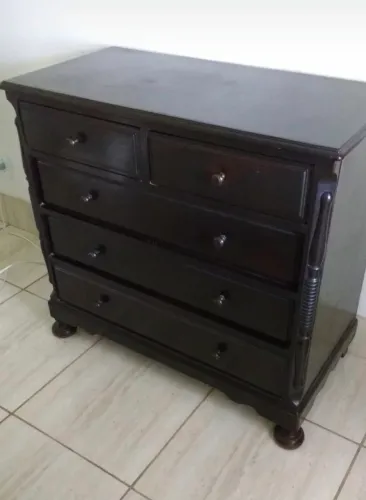 Cômoda antiga