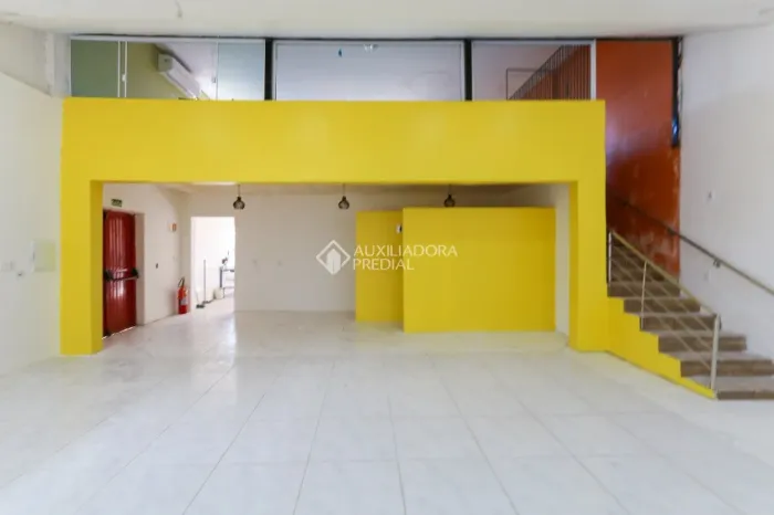 Casa, restaurante, oficina e salão de festas para locação 403m2 constuídos e 1.300m2 de te