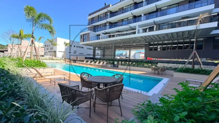 Apartamento à venda em Jurerê, Florianópolis