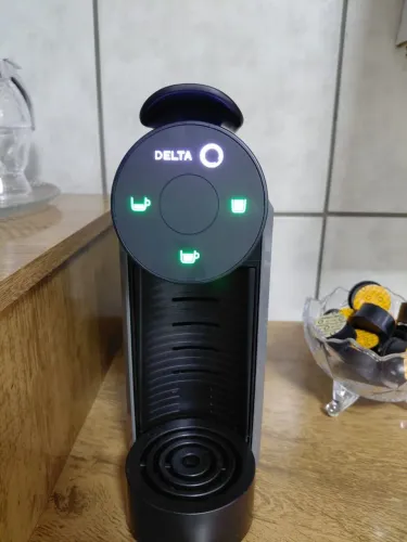 Cafeteira Delta Q semi nova