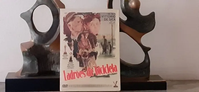 Ladrões de bicicleta DVD (diretor Vittorio De Sica) - Versátil - novo e lacrado com luva.