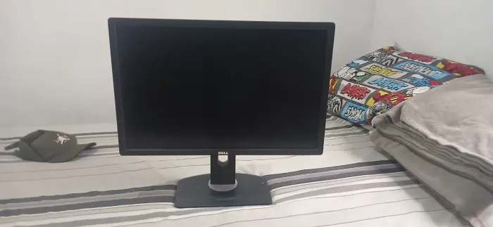 Monitor Dell UltraSharp 24" U2412M - Painel IPS 1920x1200 (16:10)