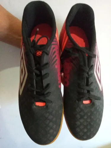Chuteira futsal adulto