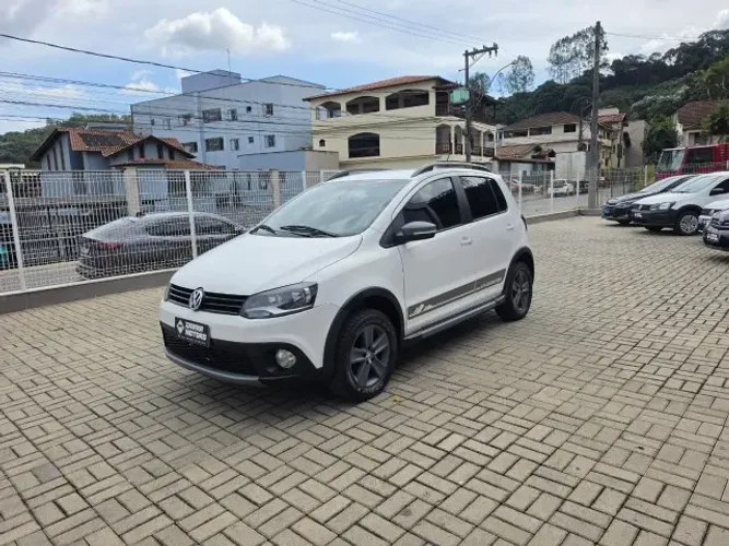 Volkswagen Crossfox 1.6 MI Total Flex 8V 5P 2012