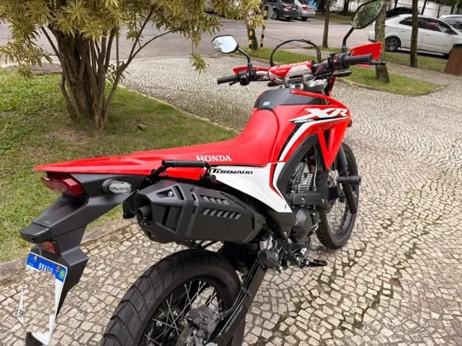 Honda Tornado 300 2025 Apenas 300 km Rodados Único Dono