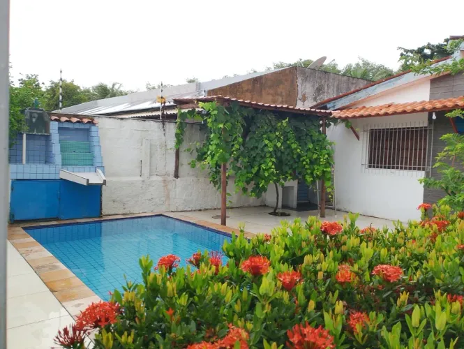 Aluga-se uma casa na Barra de santo Antônio por temporada na ilha da crôa.