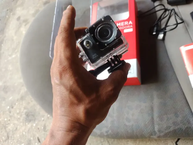 CAMERA E FILMADORA HD A PROVA D AGUA 1080P TOMATE MT-1081