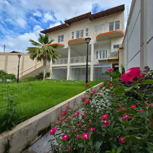 Casa comercial para locação no Bosque da Saúde II