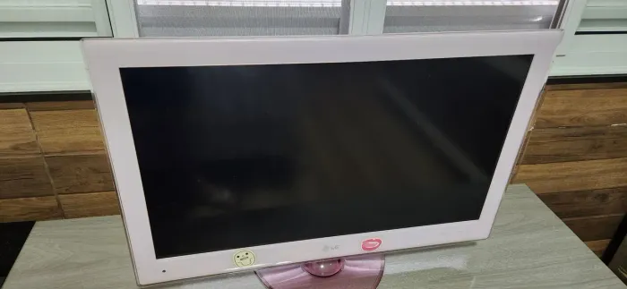 TV LG led 26" com defeito
