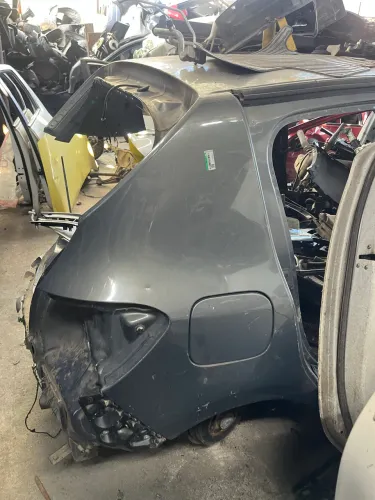 F lateral direita Sandero 15/19