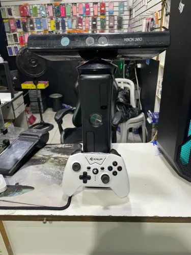 Xbox 360 slim com kinect 1 controle 