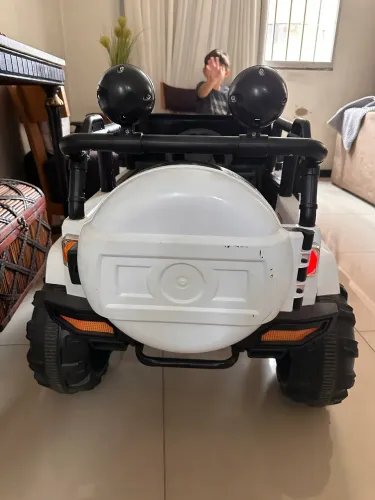 Mini carro elétrico Jipe branco 