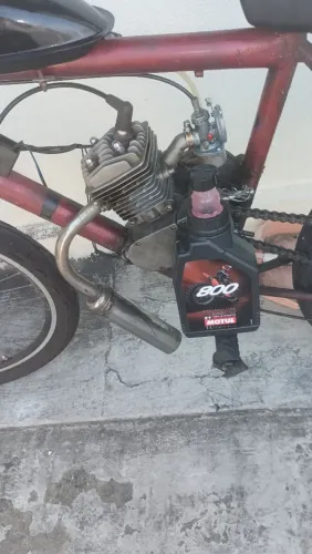 BIKE MOTORIZADA PRA VENDER EM ÓTIMO ESTADO SÓ PEGAR E SER FELIZ 