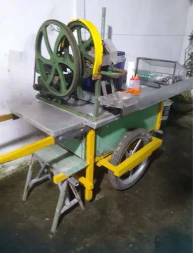 Vendo CARRINHO de CALDO de CANA com MOTOR Completo
